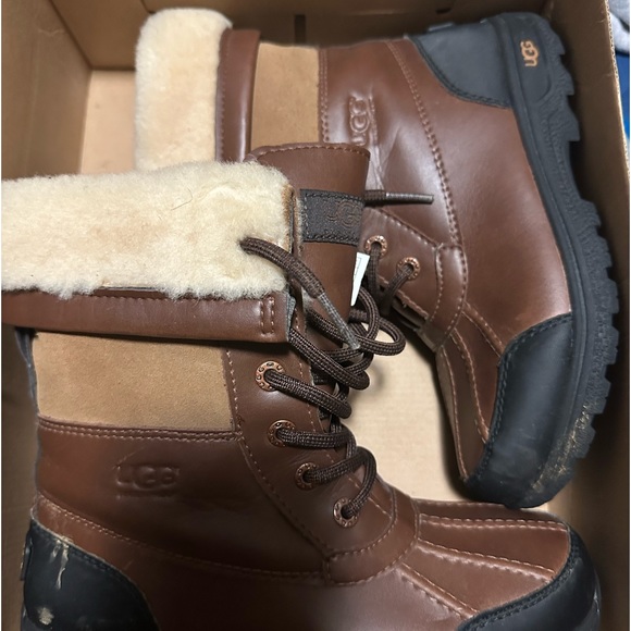 UGG® Kids Butte II CWR boots Size 3 - Picture 2 of 3